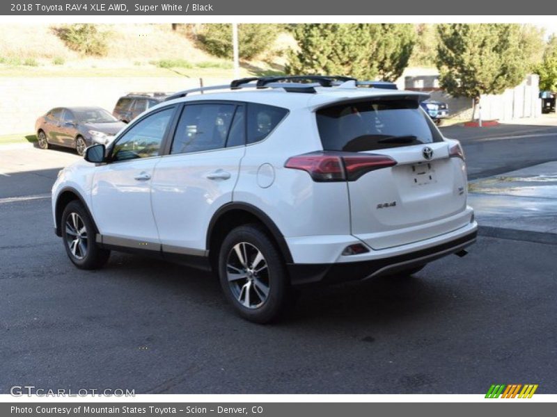 Super White / Black 2018 Toyota RAV4 XLE AWD