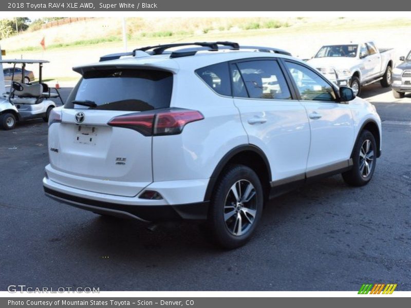 Super White / Black 2018 Toyota RAV4 XLE AWD