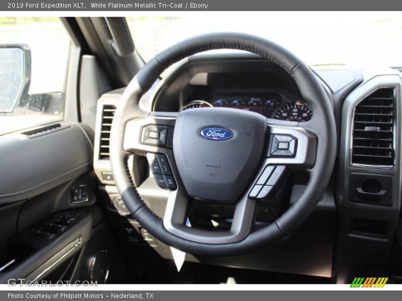 White Platinum Metallic Tri-Coat / Ebony 2019 Ford Expedition XLT