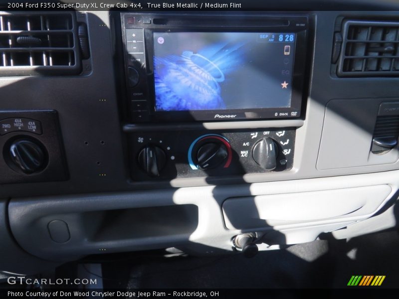 True Blue Metallic / Medium Flint 2004 Ford F350 Super Duty XL Crew Cab 4x4