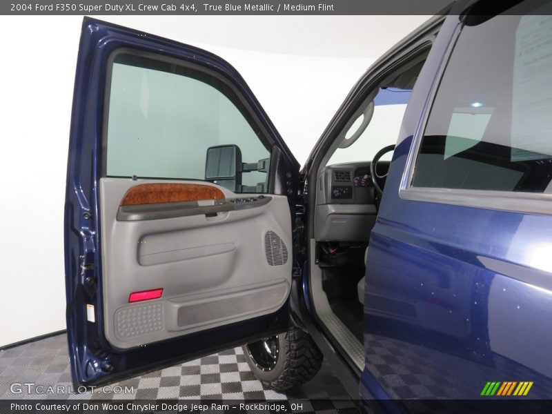 True Blue Metallic / Medium Flint 2004 Ford F350 Super Duty XL Crew Cab 4x4