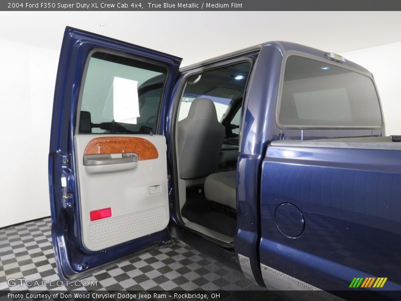 True Blue Metallic / Medium Flint 2004 Ford F350 Super Duty XL Crew Cab 4x4