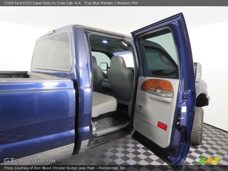 True Blue Metallic / Medium Flint 2004 Ford F350 Super Duty XL Crew Cab 4x4