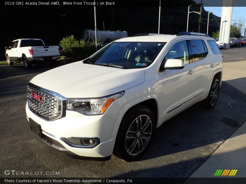 Front 3/4 View of 2019 Acadia Denali AWD