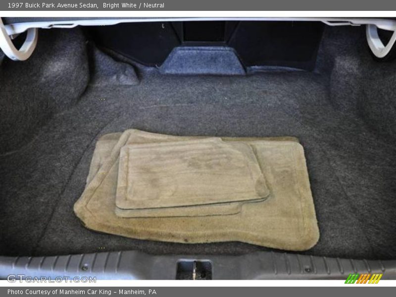 Bright White / Neutral 1997 Buick Park Avenue Sedan
