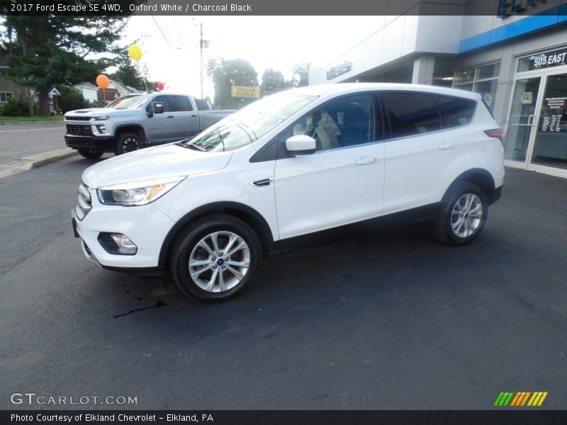 Oxford White / Charcoal Black 2017 Ford Escape SE 4WD