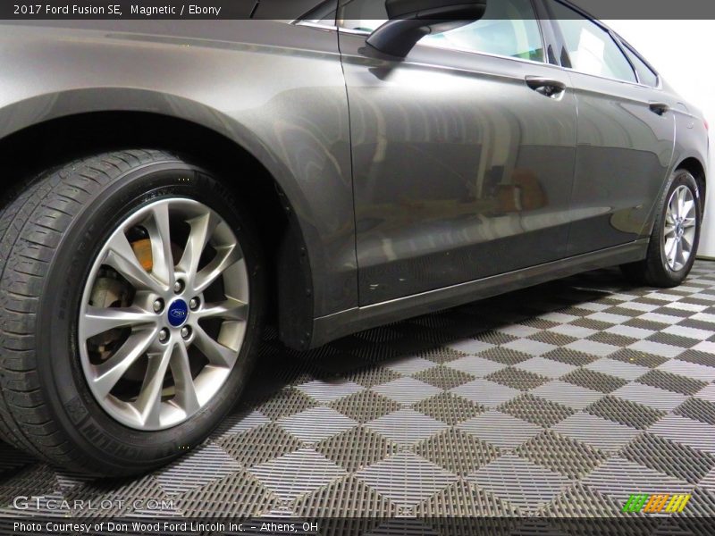 Magnetic / Ebony 2017 Ford Fusion SE