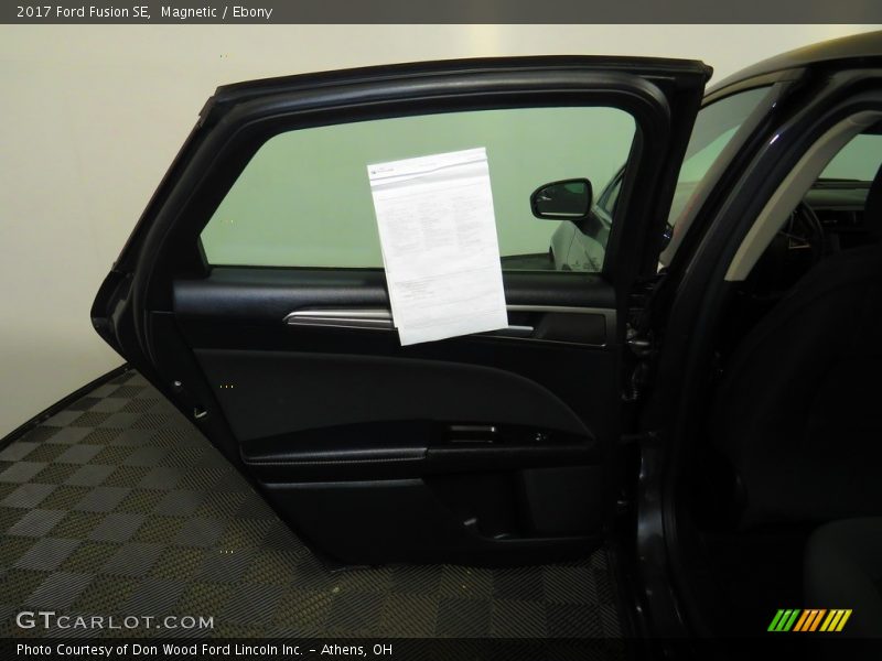 Magnetic / Ebony 2017 Ford Fusion SE