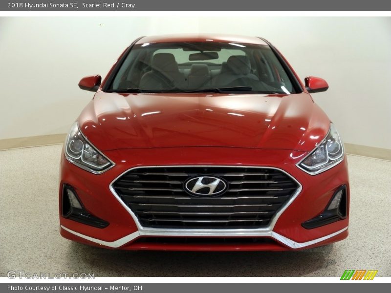 Scarlet Red / Gray 2018 Hyundai Sonata SE