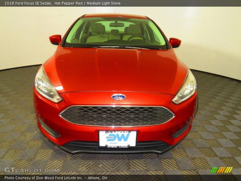 Hot Pepper Red / Medium Light Stone 2018 Ford Focus SE Sedan
