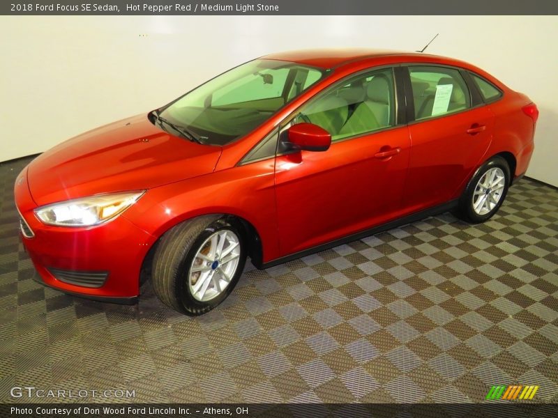 Hot Pepper Red / Medium Light Stone 2018 Ford Focus SE Sedan