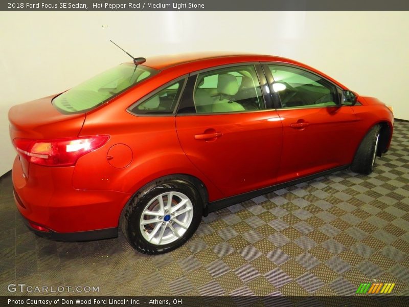 Hot Pepper Red / Medium Light Stone 2018 Ford Focus SE Sedan