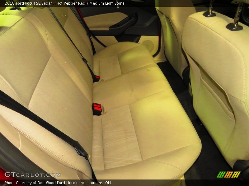 Hot Pepper Red / Medium Light Stone 2018 Ford Focus SE Sedan