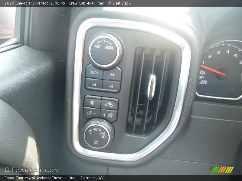 Controls of 2020 Silverado 1500 RST Crew Cab 4x4