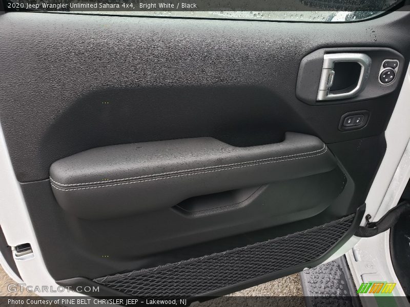 Bright White / Black 2020 Jeep Wrangler Unlimited Sahara 4x4