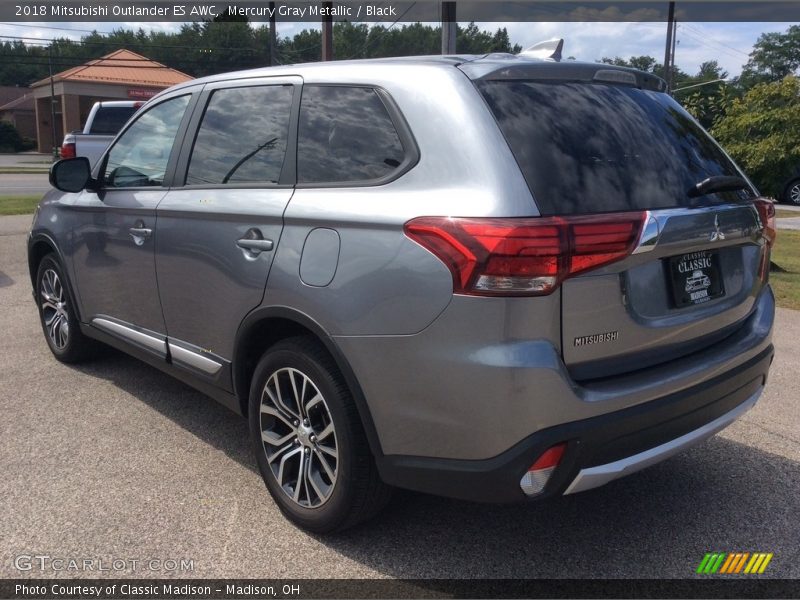 Mercury Gray Metallic / Black 2018 Mitsubishi Outlander ES AWC