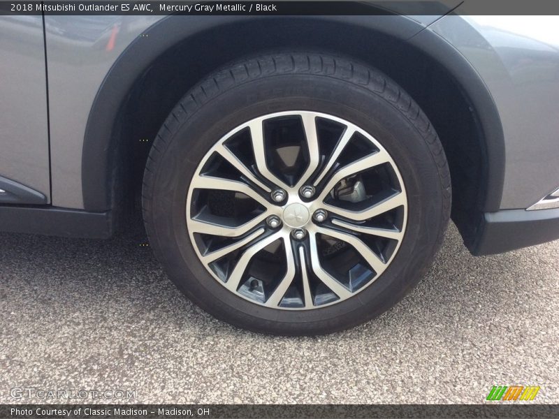 Mercury Gray Metallic / Black 2018 Mitsubishi Outlander ES AWC