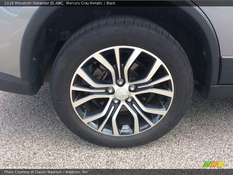 Mercury Gray Metallic / Black 2018 Mitsubishi Outlander ES AWC