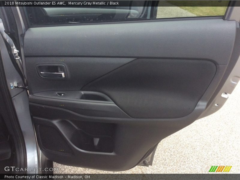 Mercury Gray Metallic / Black 2018 Mitsubishi Outlander ES AWC