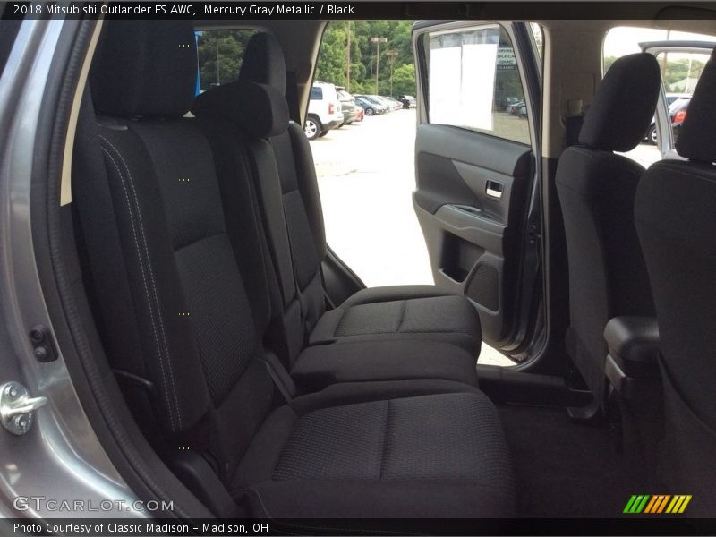 Mercury Gray Metallic / Black 2018 Mitsubishi Outlander ES AWC