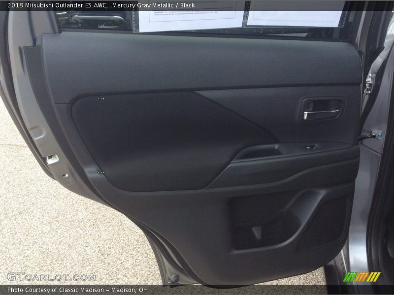 Mercury Gray Metallic / Black 2018 Mitsubishi Outlander ES AWC