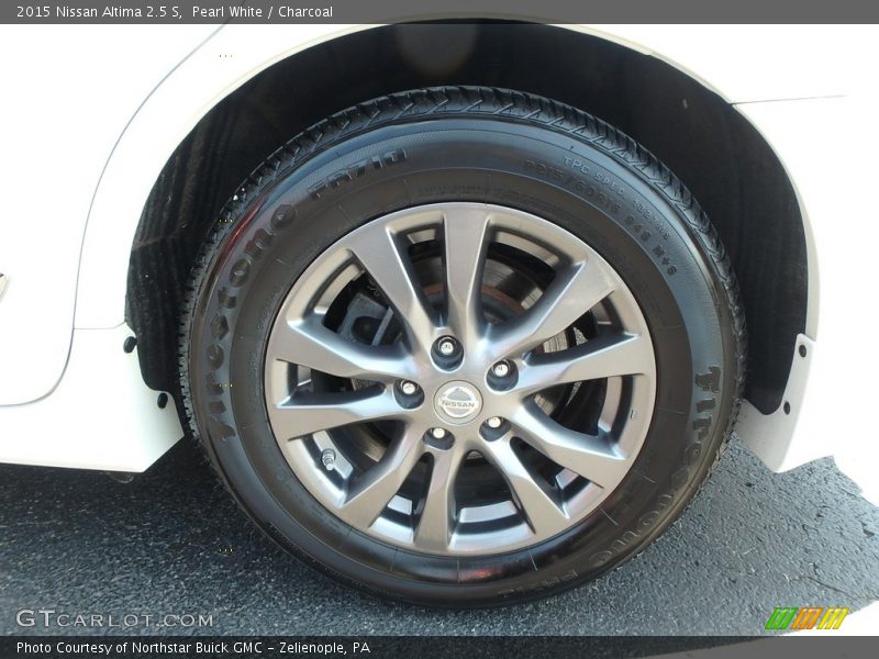 Pearl White / Charcoal 2015 Nissan Altima 2.5 S