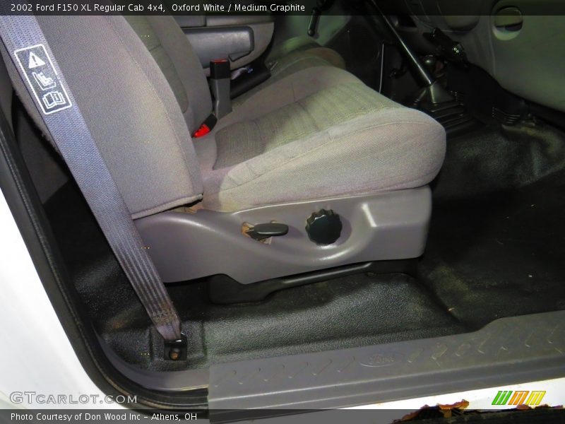Oxford White / Medium Graphite 2002 Ford F150 XL Regular Cab 4x4