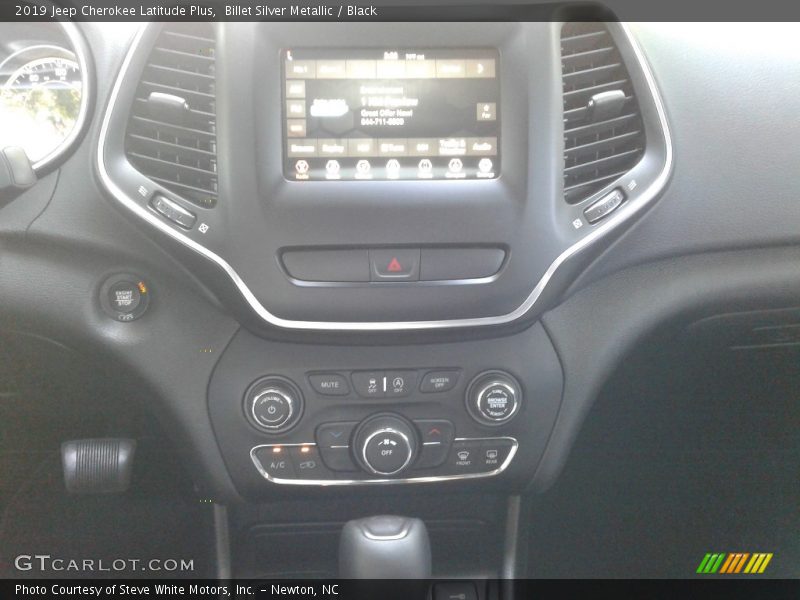 Billet Silver Metallic / Black 2019 Jeep Cherokee Latitude Plus