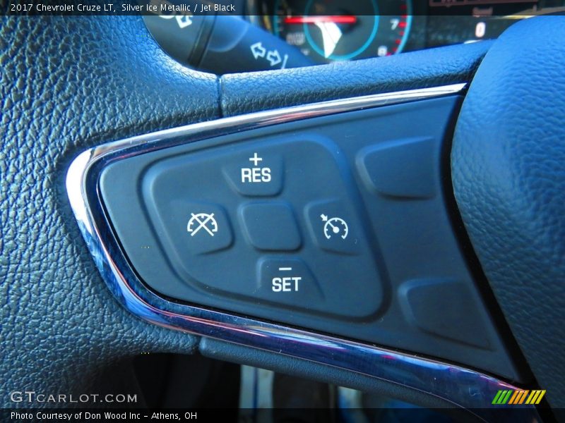 Silver Ice Metallic / Jet Black 2017 Chevrolet Cruze LT