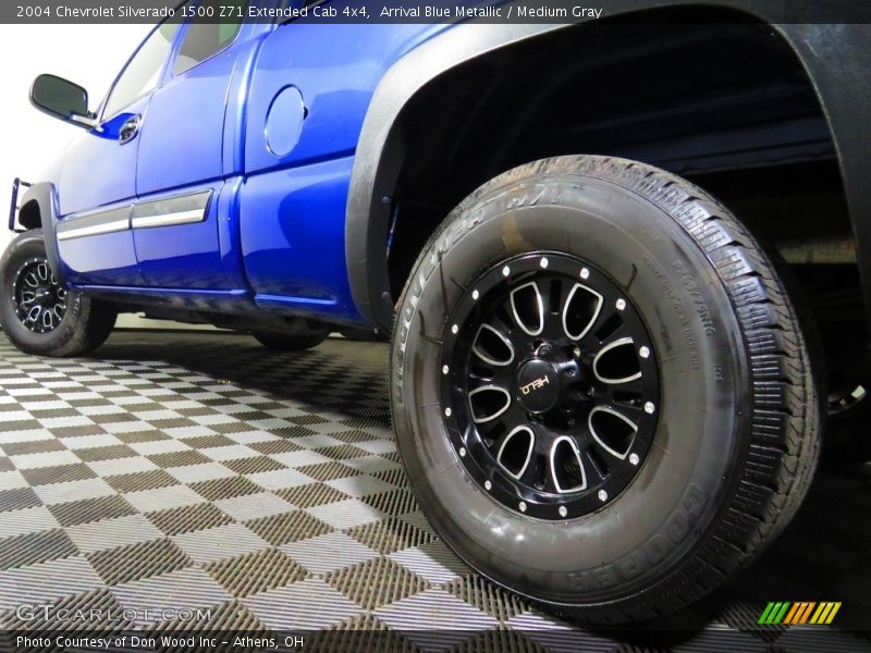 Arrival Blue Metallic / Medium Gray 2004 Chevrolet Silverado 1500 Z71 Extended Cab 4x4