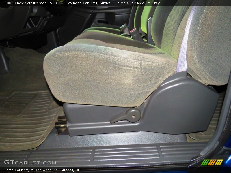 Arrival Blue Metallic / Medium Gray 2004 Chevrolet Silverado 1500 Z71 Extended Cab 4x4