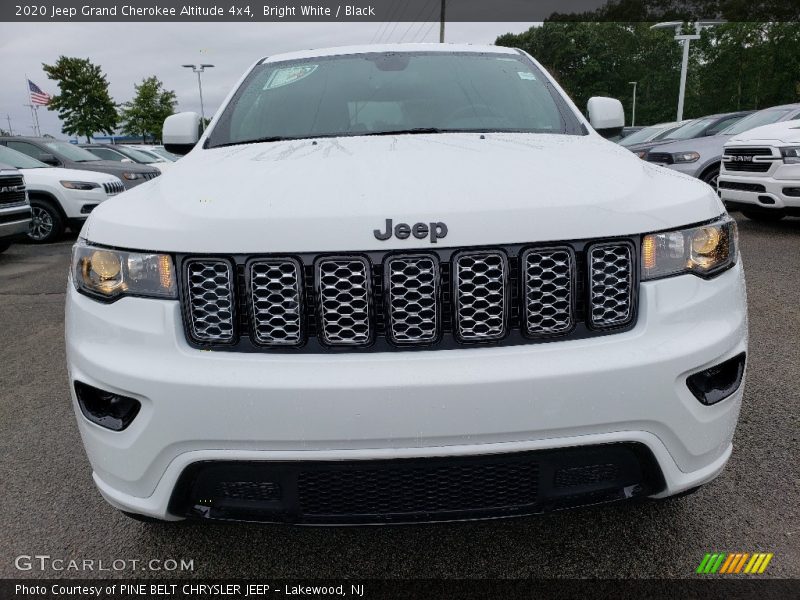 Bright White / Black 2020 Jeep Grand Cherokee Altitude 4x4