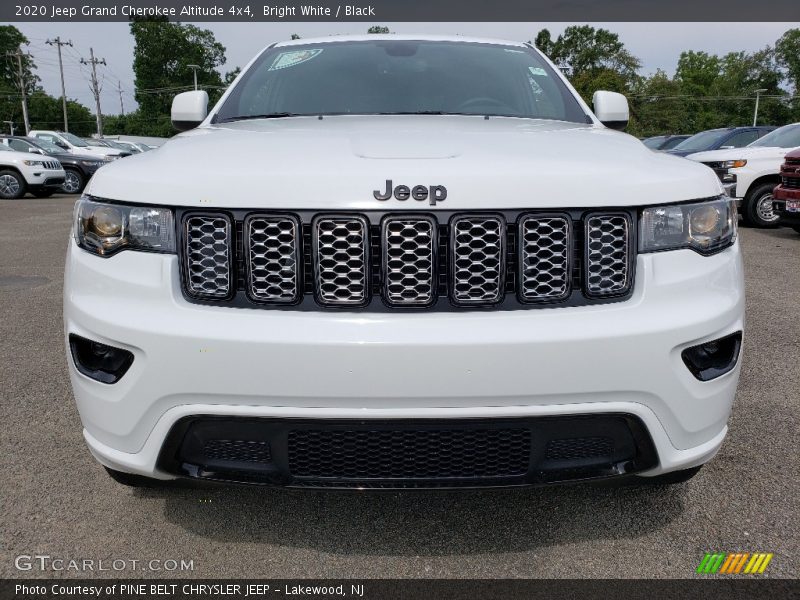 Bright White / Black 2020 Jeep Grand Cherokee Altitude 4x4