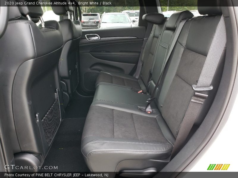 Bright White / Black 2020 Jeep Grand Cherokee Altitude 4x4