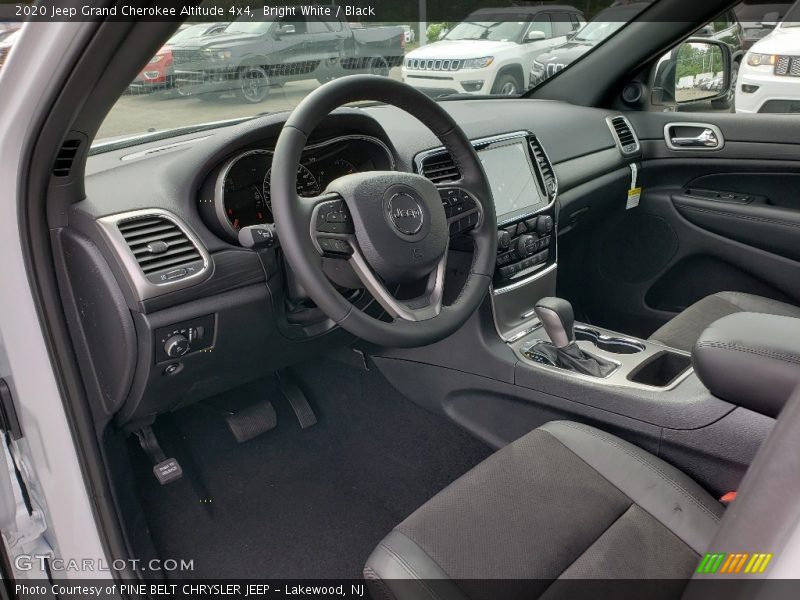 Bright White / Black 2020 Jeep Grand Cherokee Altitude 4x4