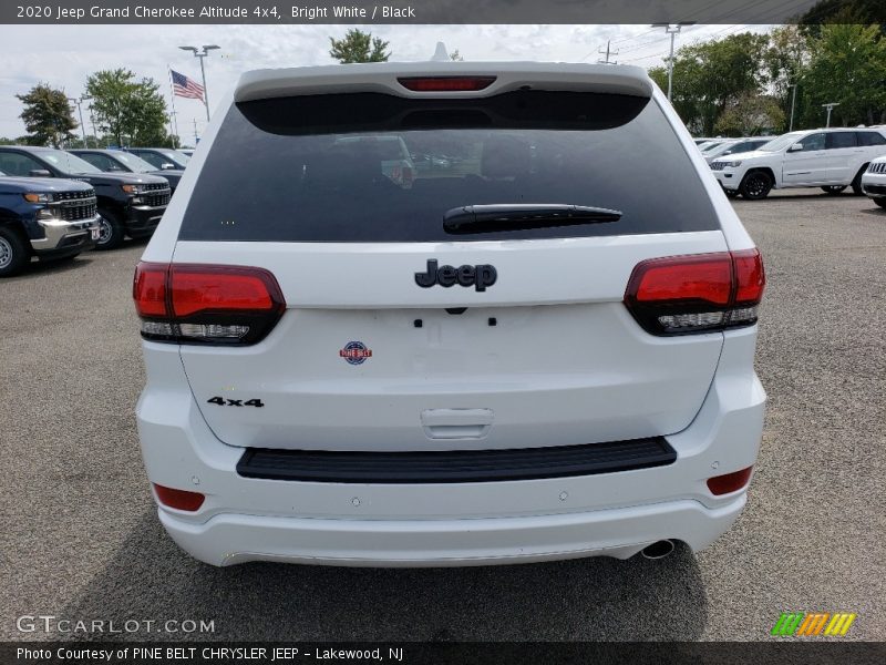 Bright White / Black 2020 Jeep Grand Cherokee Altitude 4x4