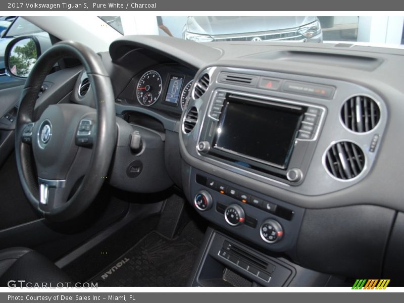 Pure White / Charcoal 2017 Volkswagen Tiguan S