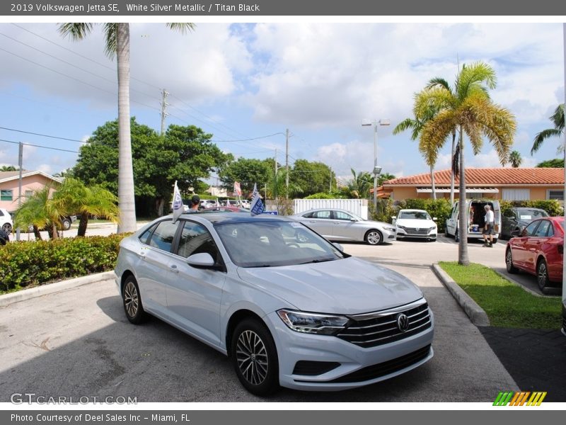 White Silver Metallic / Titan Black 2019 Volkswagen Jetta SE