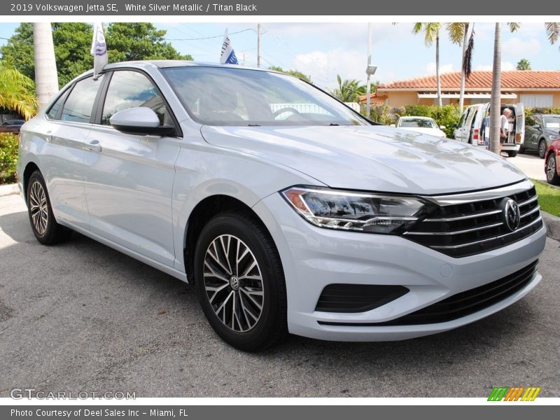 White Silver Metallic / Titan Black 2019 Volkswagen Jetta SE