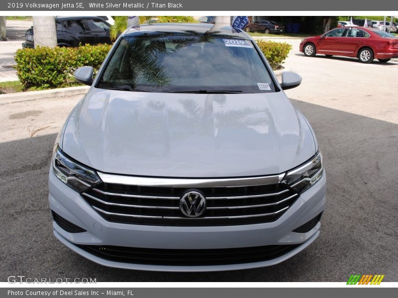 White Silver Metallic / Titan Black 2019 Volkswagen Jetta SE