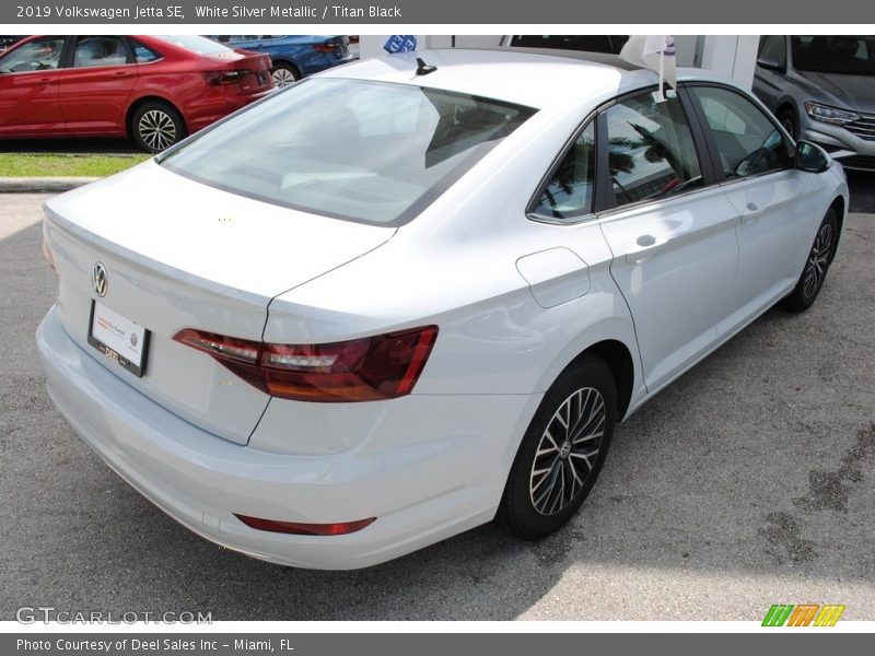 White Silver Metallic / Titan Black 2019 Volkswagen Jetta SE
