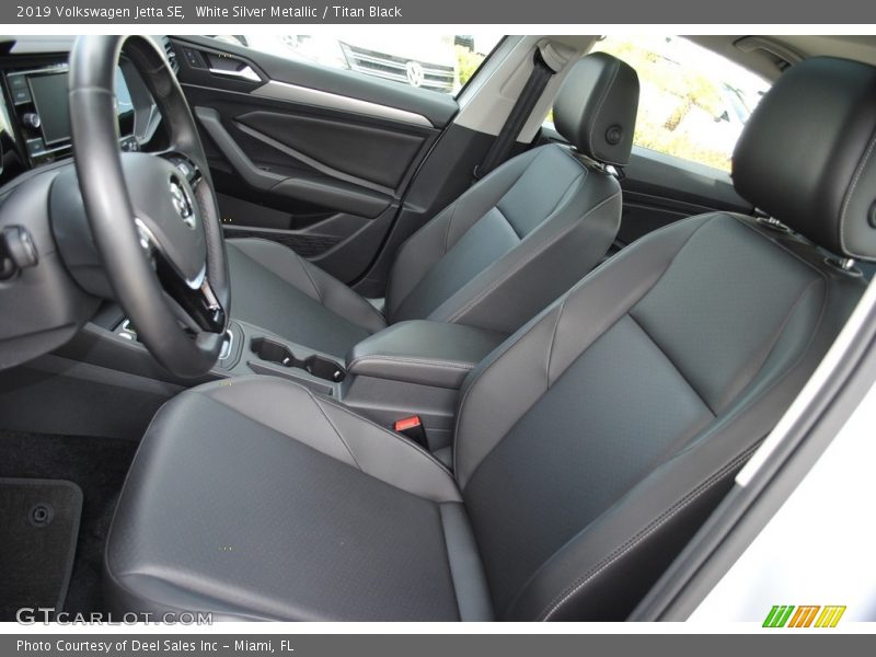 White Silver Metallic / Titan Black 2019 Volkswagen Jetta SE
