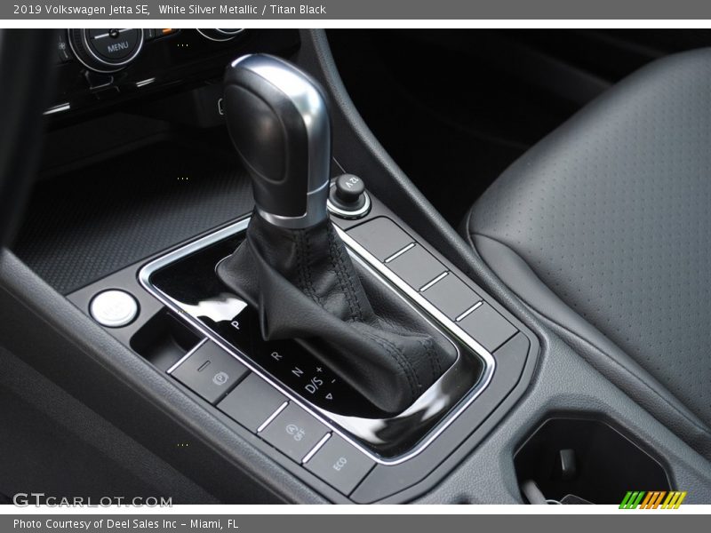 White Silver Metallic / Titan Black 2019 Volkswagen Jetta SE