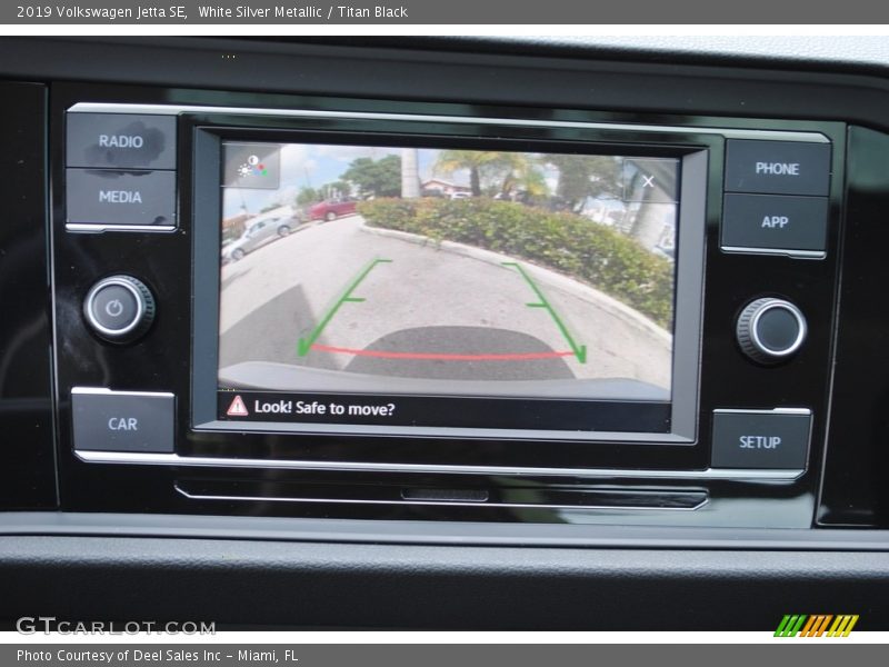 White Silver Metallic / Titan Black 2019 Volkswagen Jetta SE