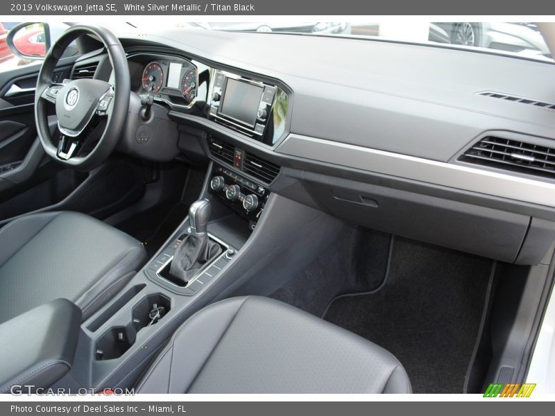 White Silver Metallic / Titan Black 2019 Volkswagen Jetta SE