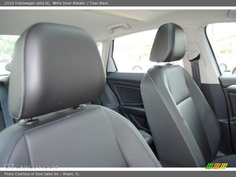White Silver Metallic / Titan Black 2019 Volkswagen Jetta SE