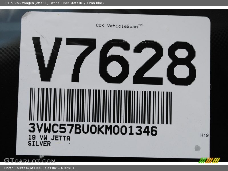 White Silver Metallic / Titan Black 2019 Volkswagen Jetta SE