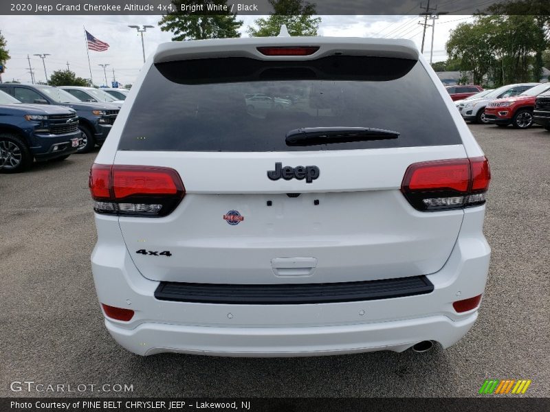 Bright White / Black 2020 Jeep Grand Cherokee Altitude 4x4