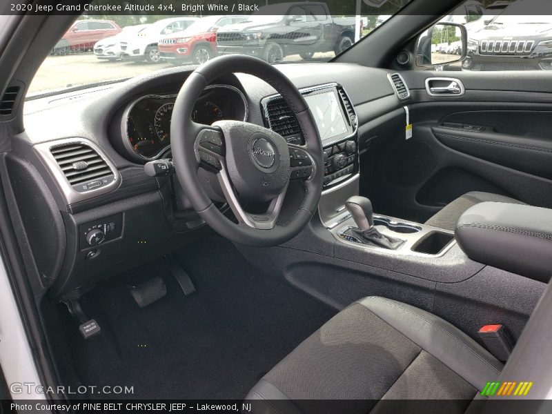 Bright White / Black 2020 Jeep Grand Cherokee Altitude 4x4