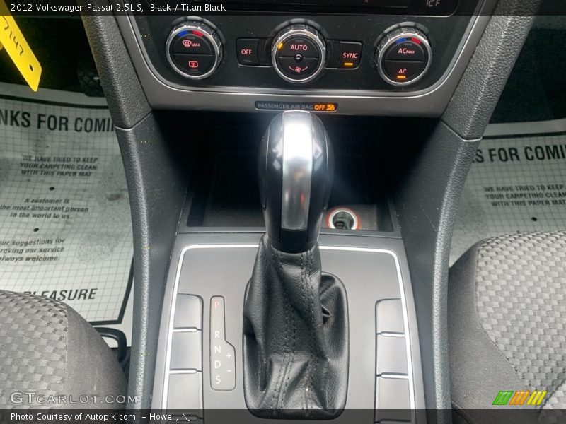Black / Titan Black 2012 Volkswagen Passat 2.5L S